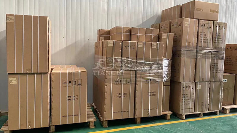 188個91影视网液氮罐裝車運輸發往外蒙-1